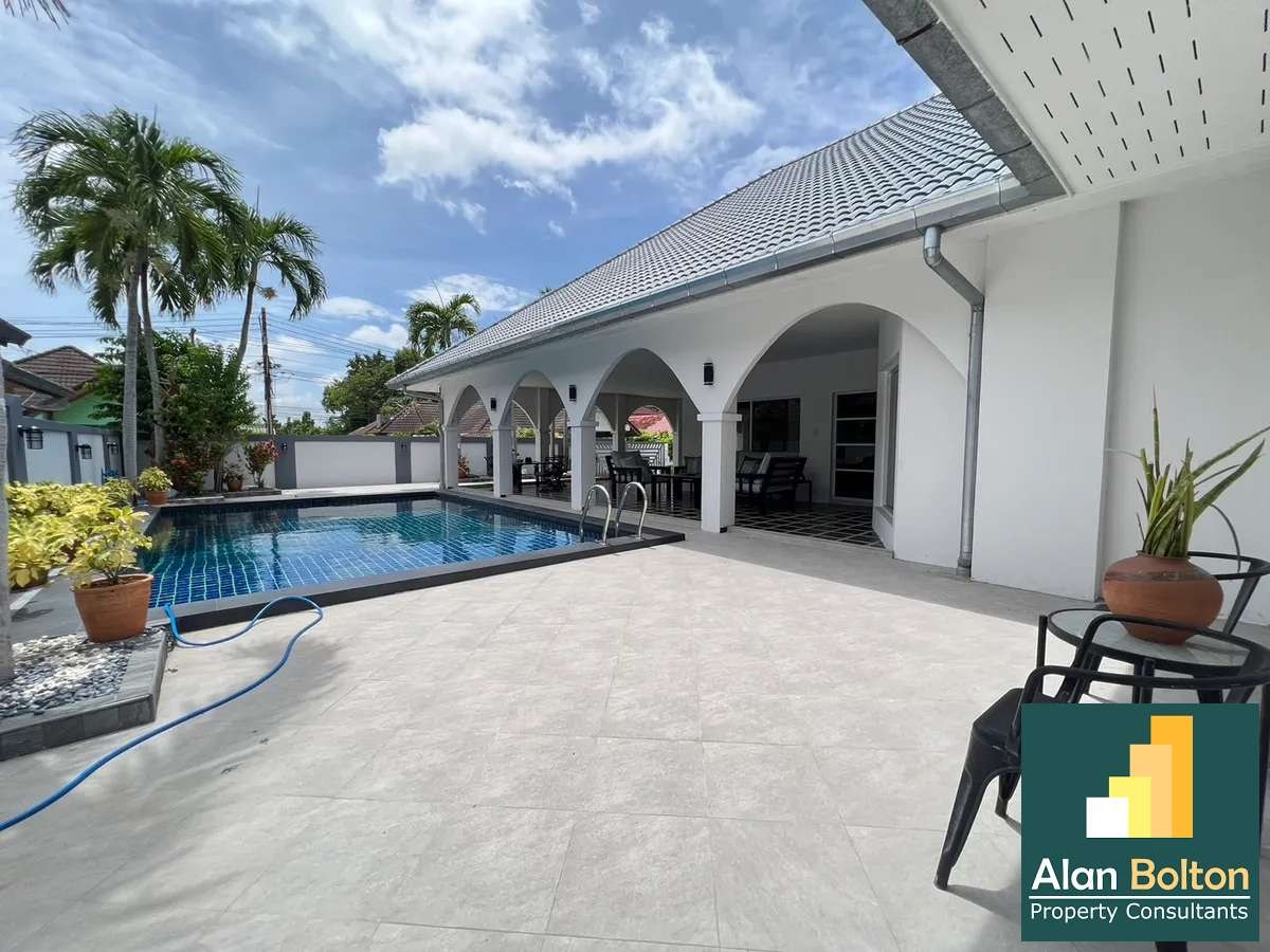 Pool villa for sale and rent 3 Bedrooms Bathrooms in East Pattaya photo 6