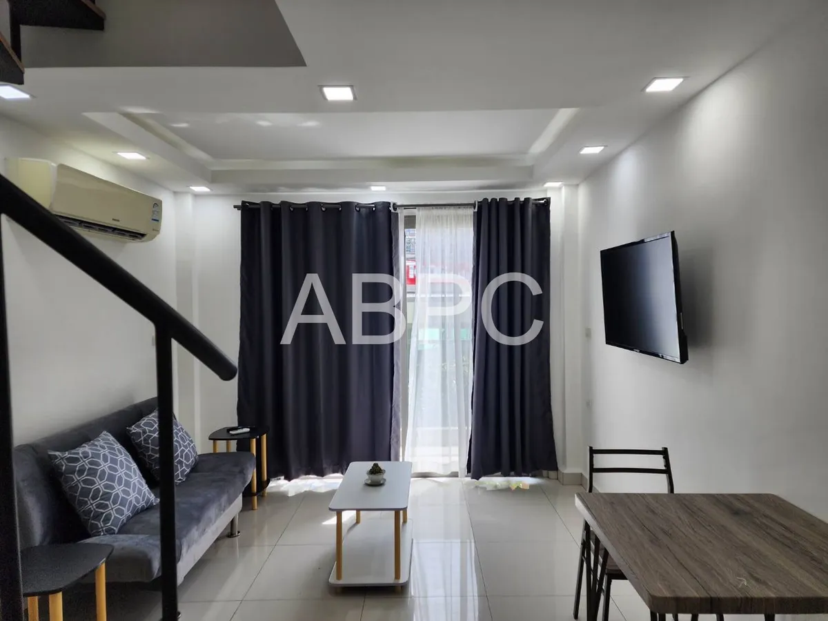 Large Duplex 1 Bed - 1 Bath Condo In Jomtien