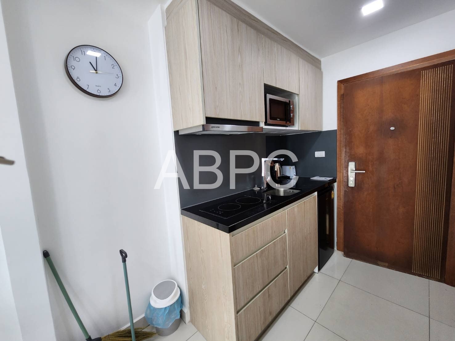 Large Duplex 1 Bed - 1 Bath Condo In Jomtien photo 9