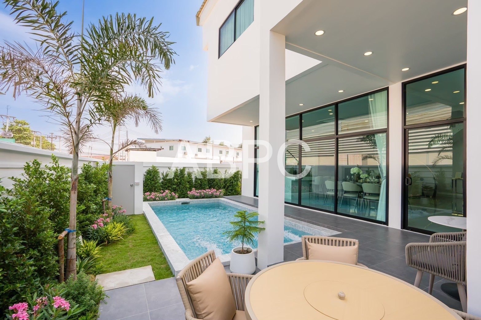 New In: 4 Bedroom 4 Bathroom Pool Villa in Huay Yai photo 3