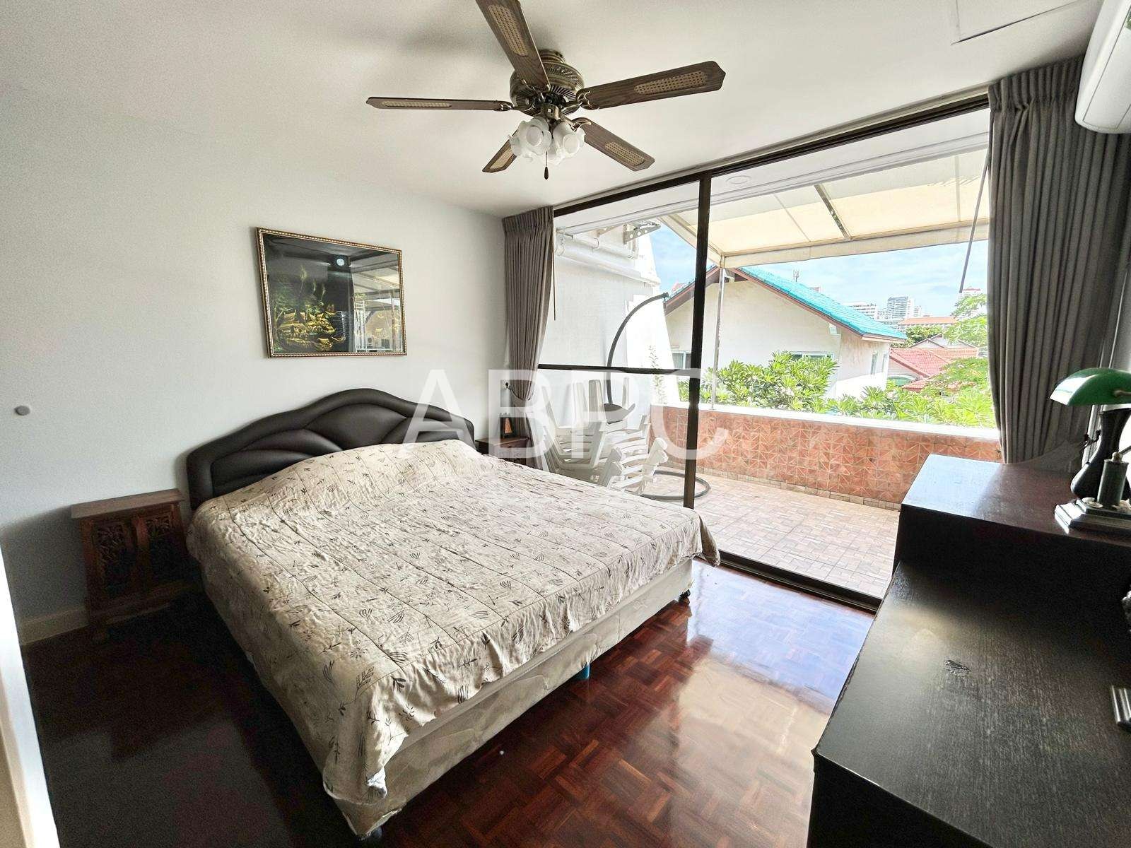 2 Bedroom Condo For Sale In Jomtien Beach photo 3