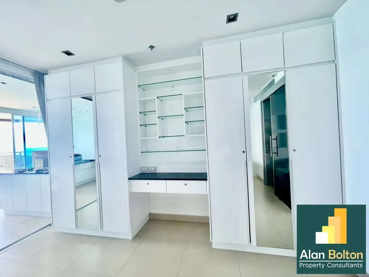 Large 1 Bedroom In Sands Condo photo 13