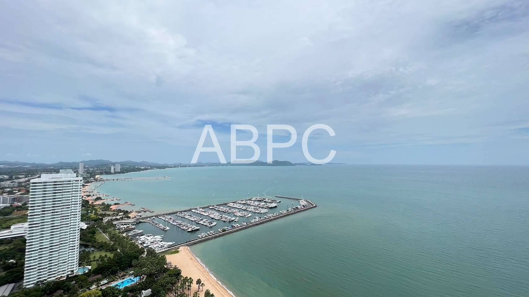 Penthouse 4 Bedrooms 4 Bathrooms in Na Jomtien photo 5