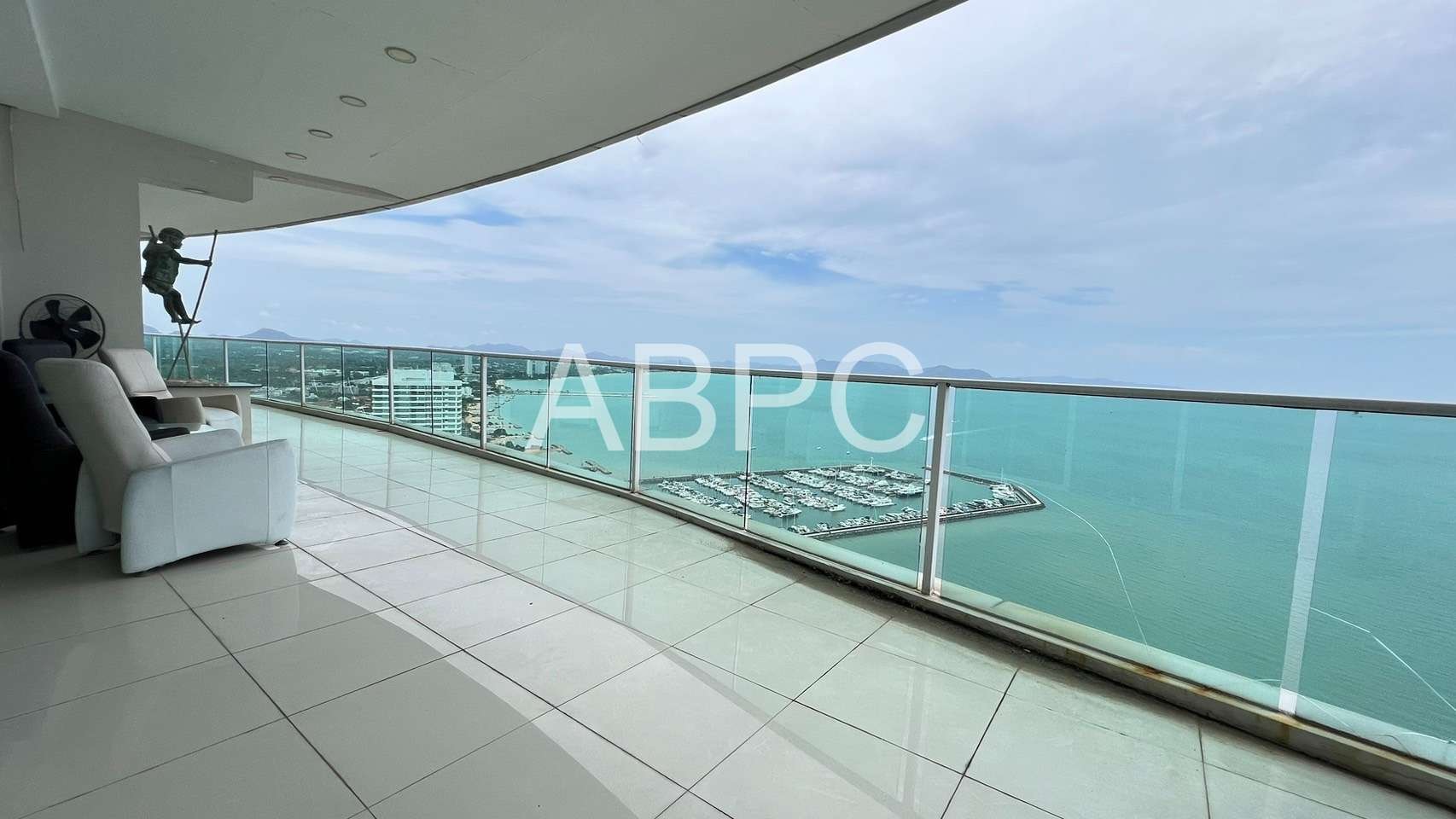 Penthouse 4 Bedrooms 4 Bathrooms in Na Jomtien photo 4