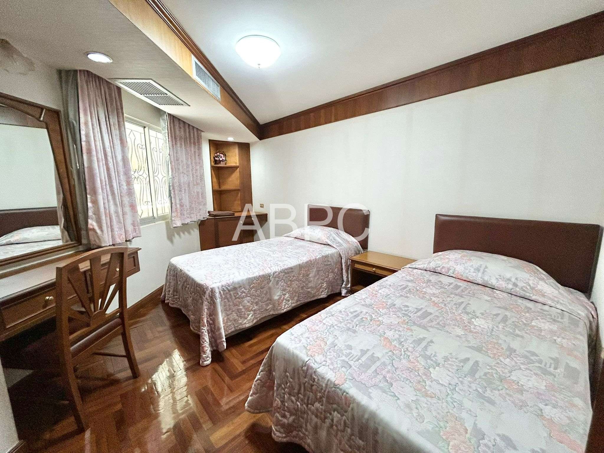 Beachfront condo For sale in Wongamat photo 7