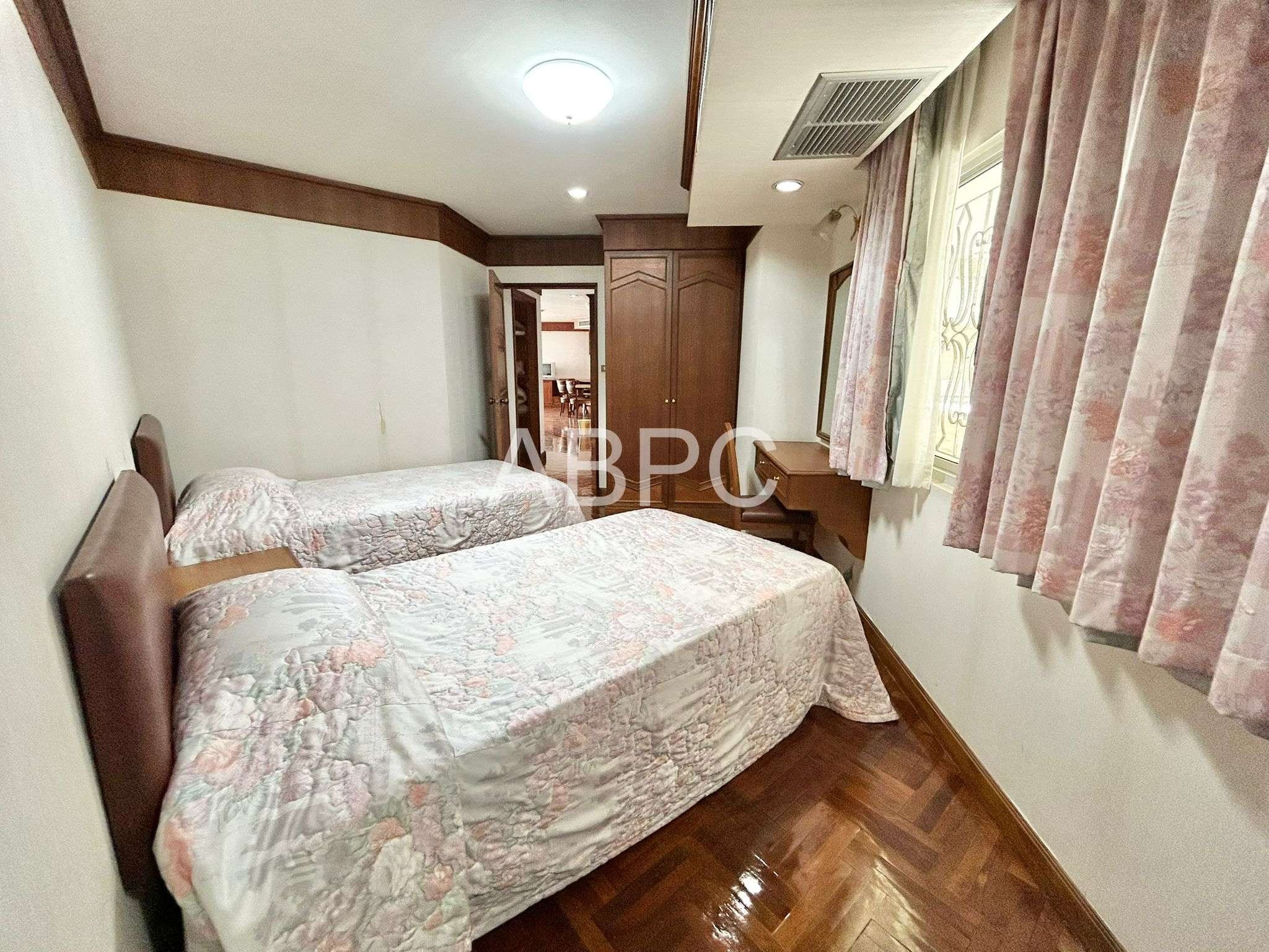 Beachfront condo For sale in Wongamat photo 5