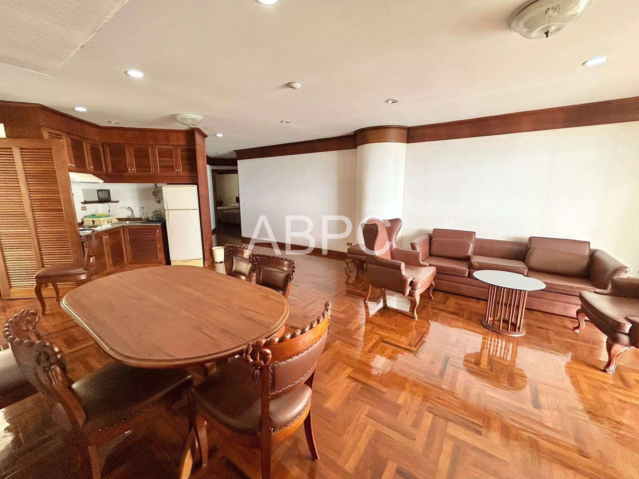 Beachfront condo For sale in Wongamat photo 11