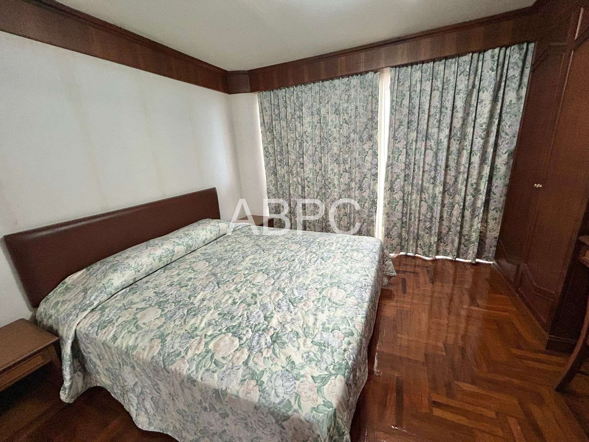 Beachfront condo For sale in Wongamat photo 13