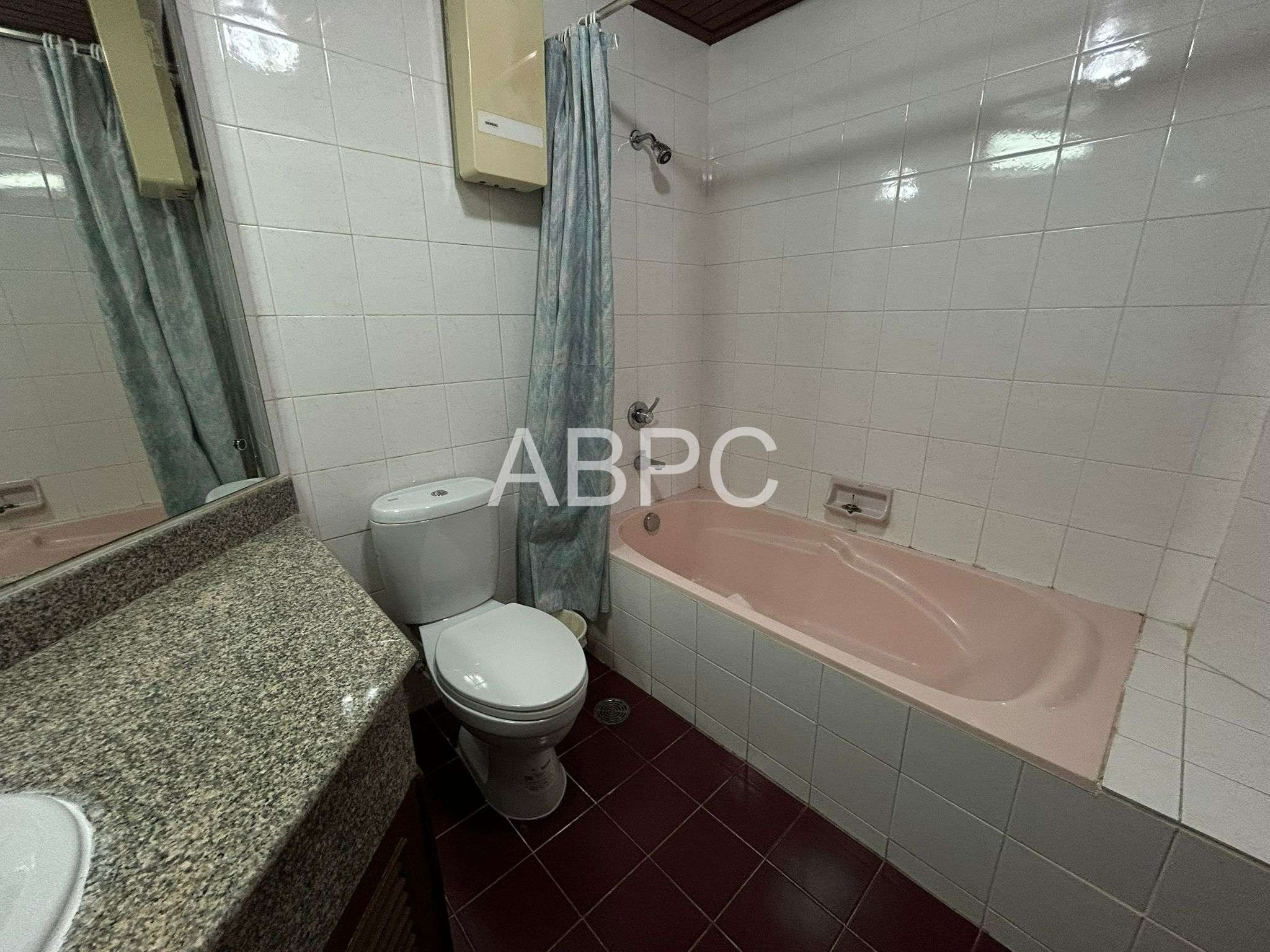 Beachfront condo For sale in Wongamat photo 10