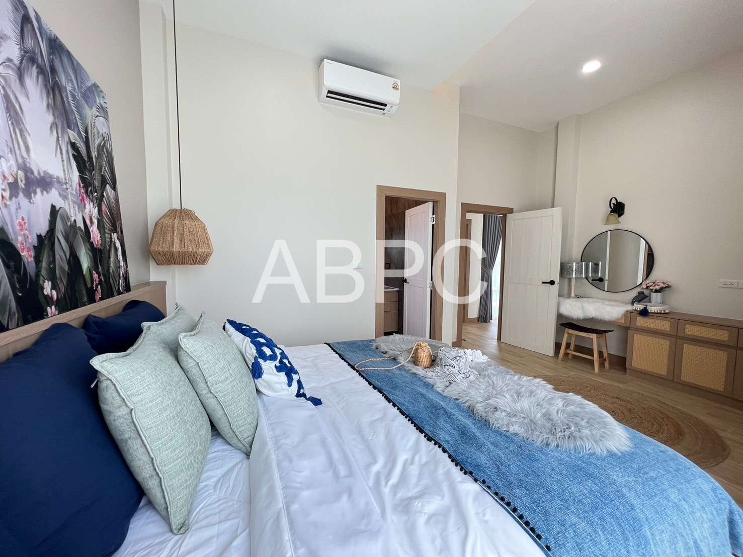 3 Bedrooms 4 Bathrooms in East Pattaya photo 11