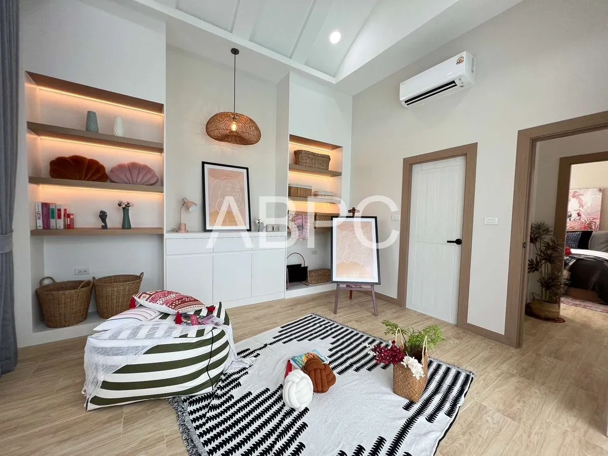 3 Bedrooms 4 Bathrooms in East Pattaya photo 12