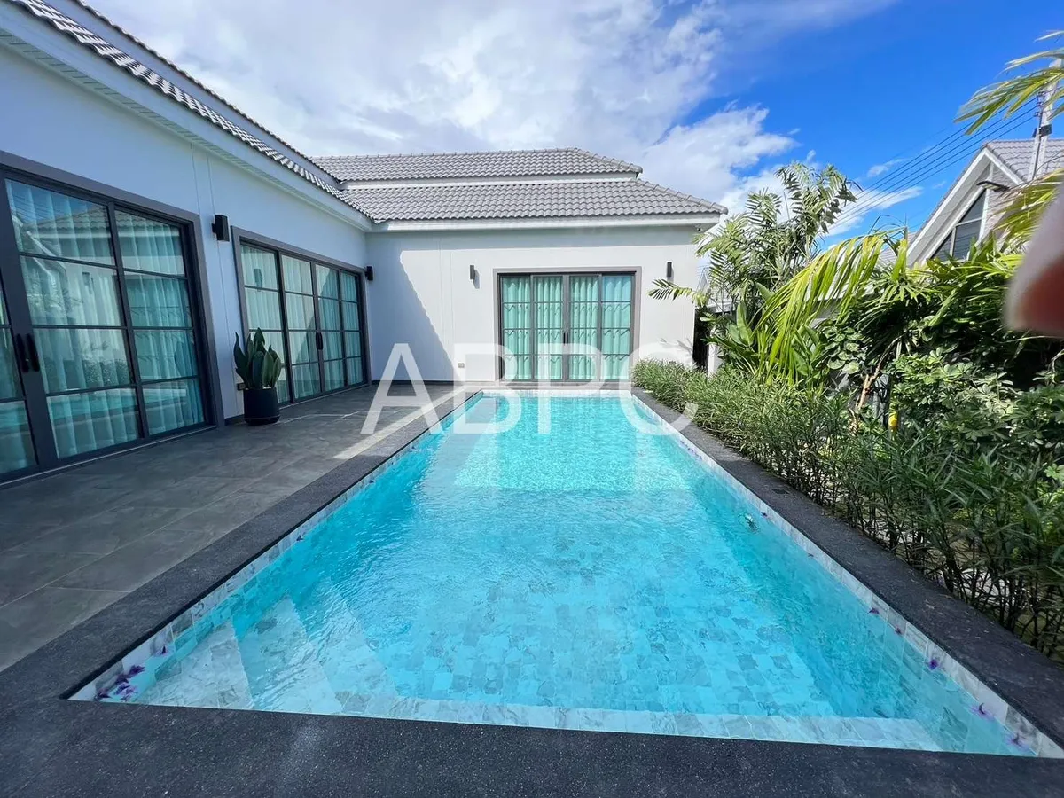 3 Bedrooms 4 Bathrooms in East Pattaya photo 3