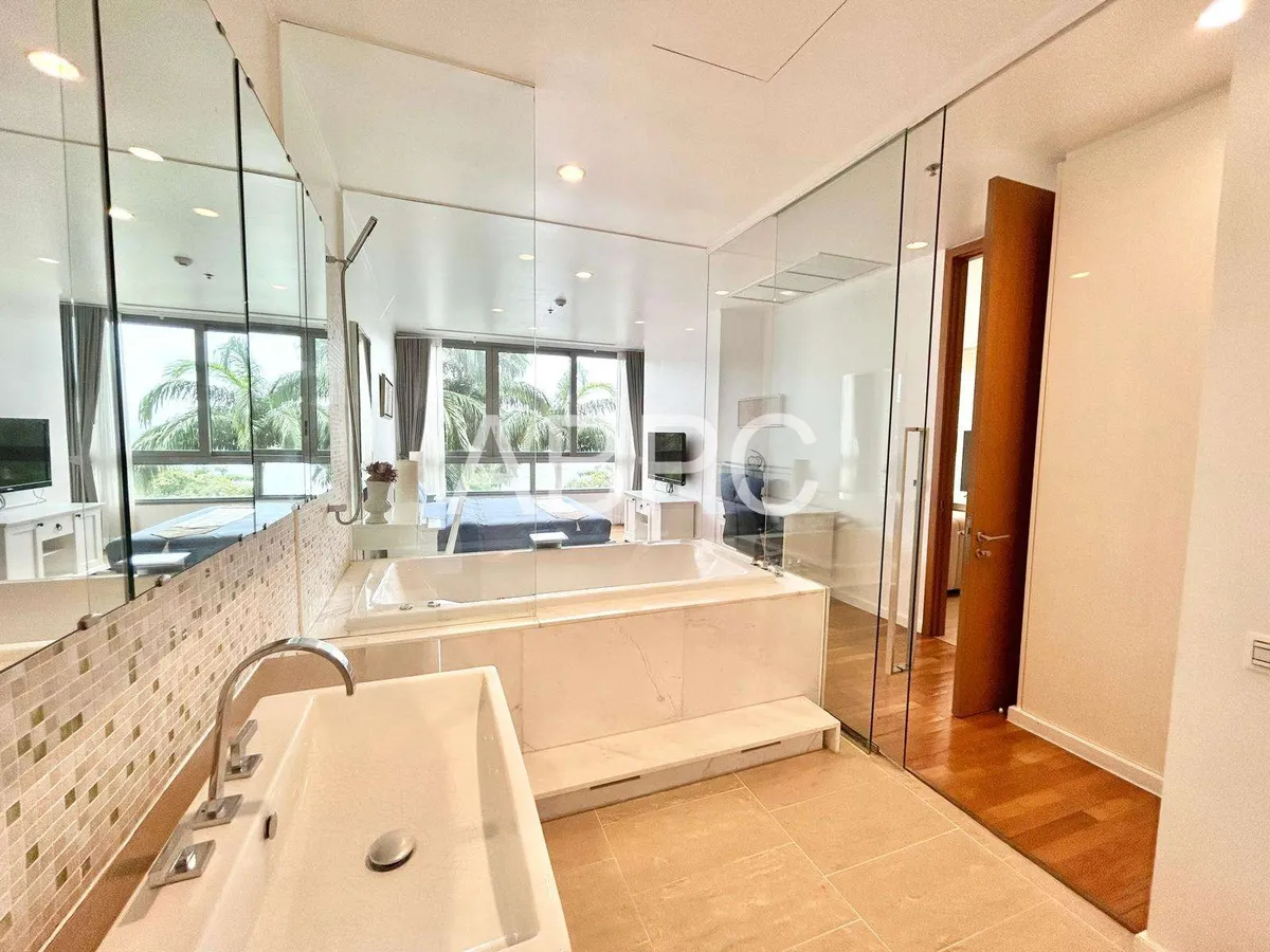Beachfront 3 Bedroom Condominium For Rent in Wongamat photo 16