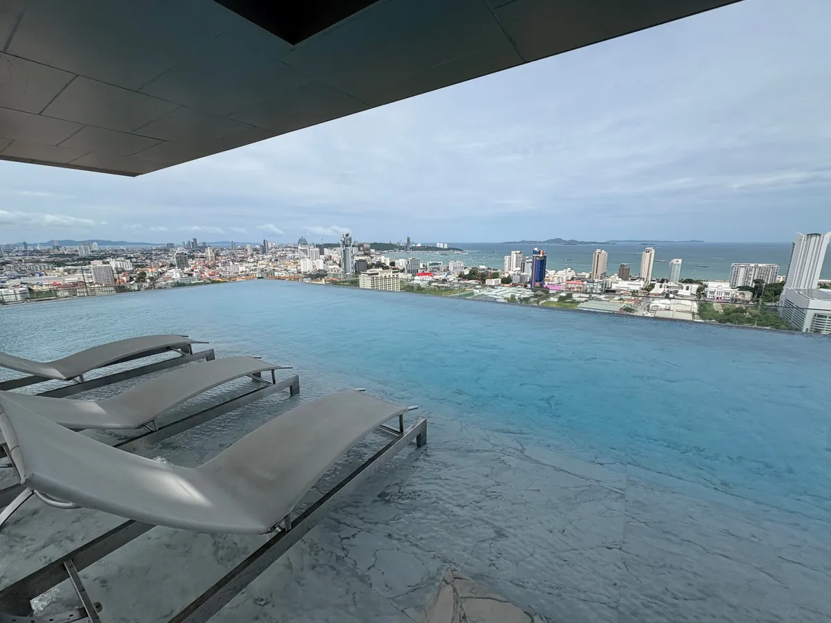 Once Pattaya 2 bed high floor photo 19