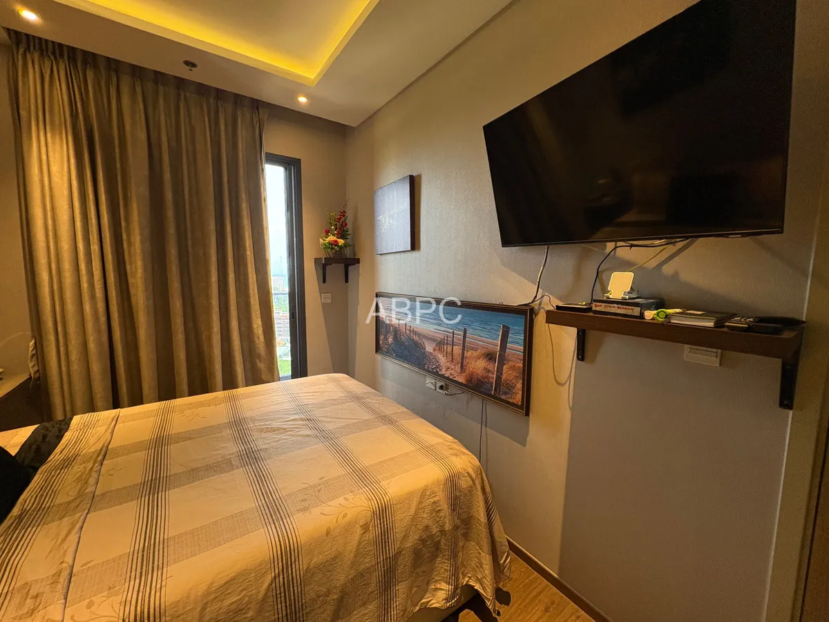 Once Pattaya 2 bed high floor photo 9