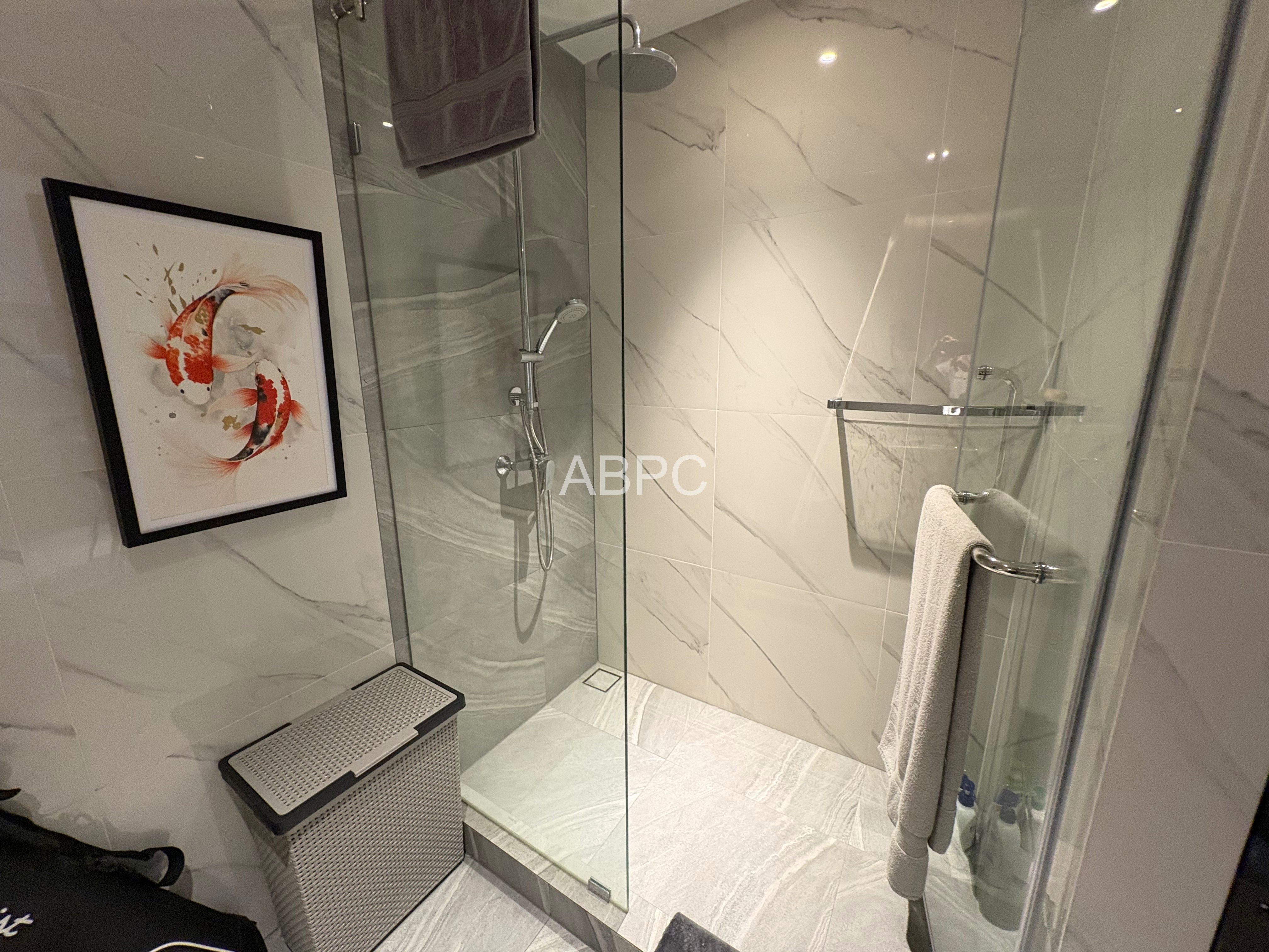 Once Pattaya 2 bed high floor photo 16