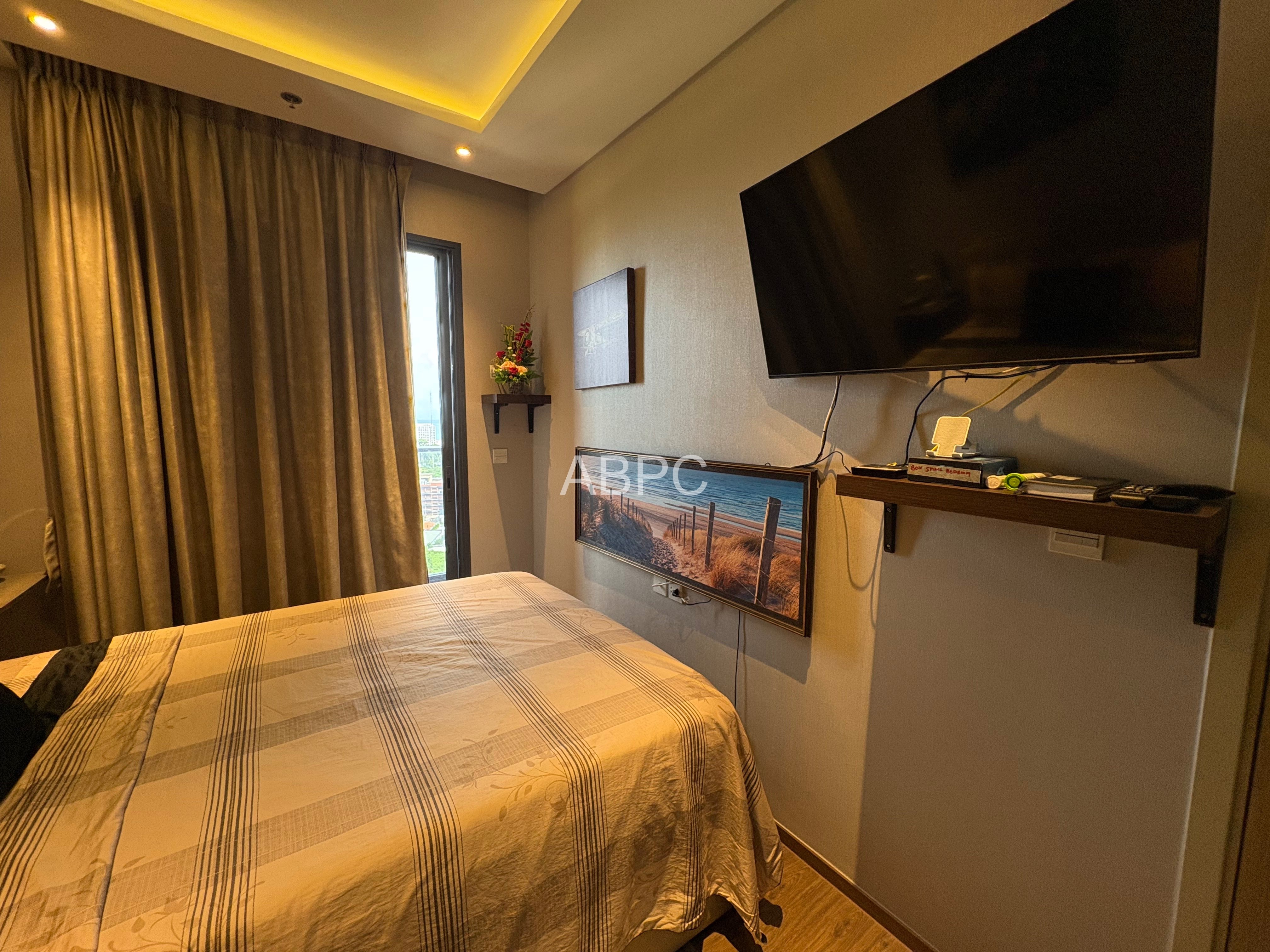 Once Pattaya 2 bed high floor photo 10