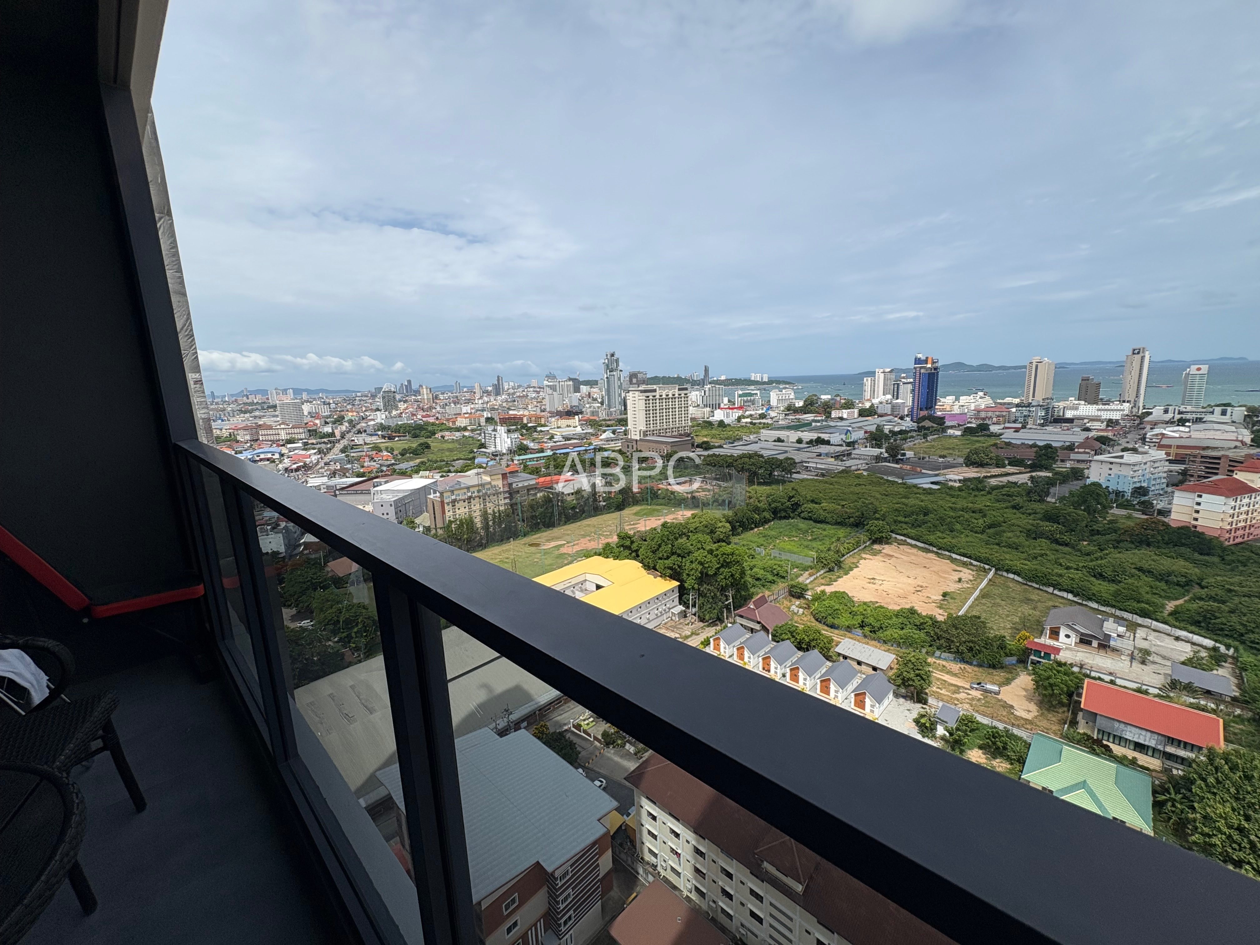 Once Pattaya 2 bed high floor photo 6