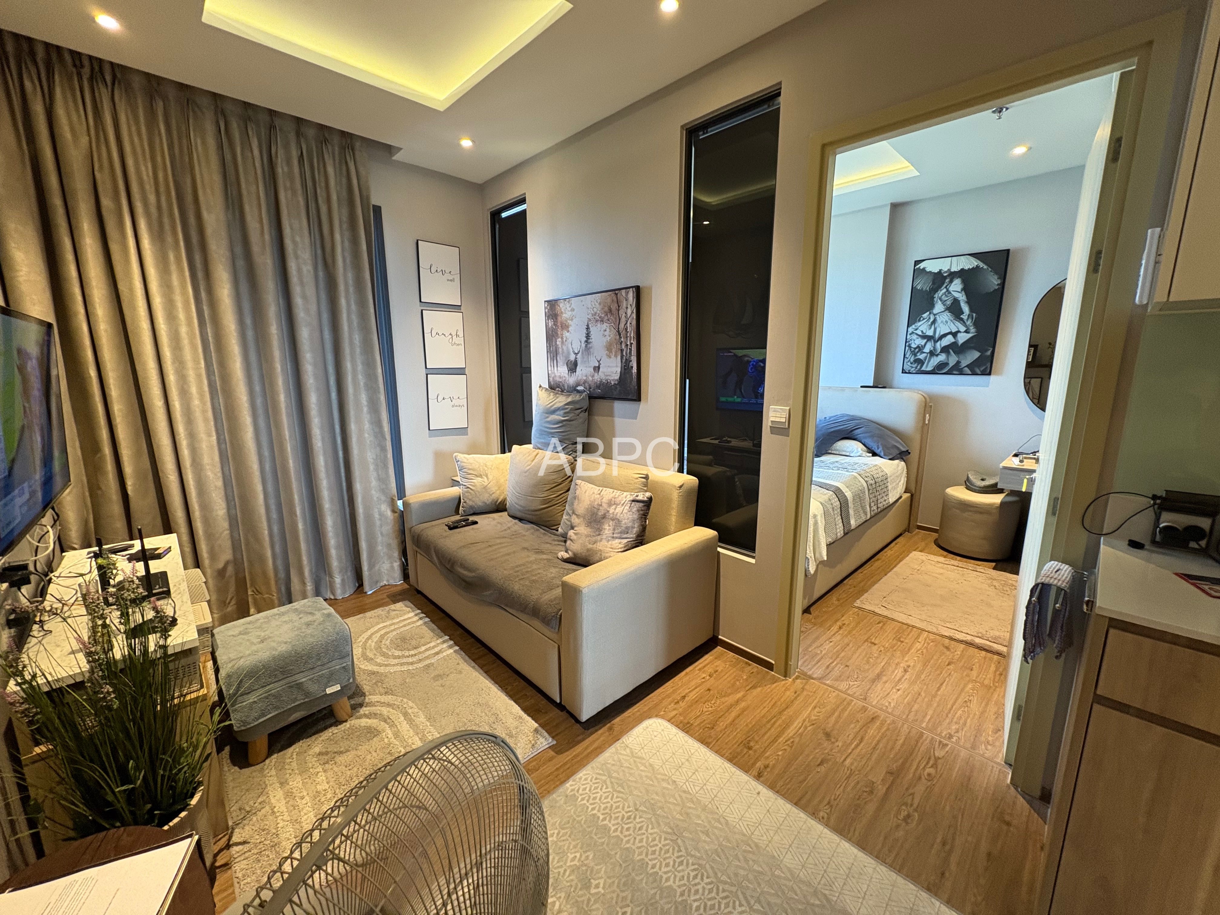 Once Pattaya 2 bed high floor photo 11