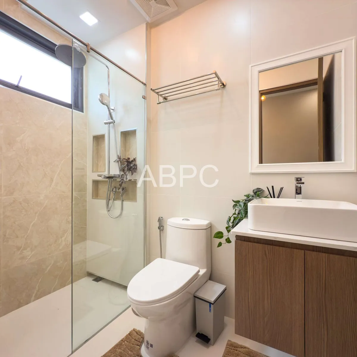 Luxury Pool Villa in Pattaya 3 Bedrooms 4 Bathrooms in East Pattaya photo 13