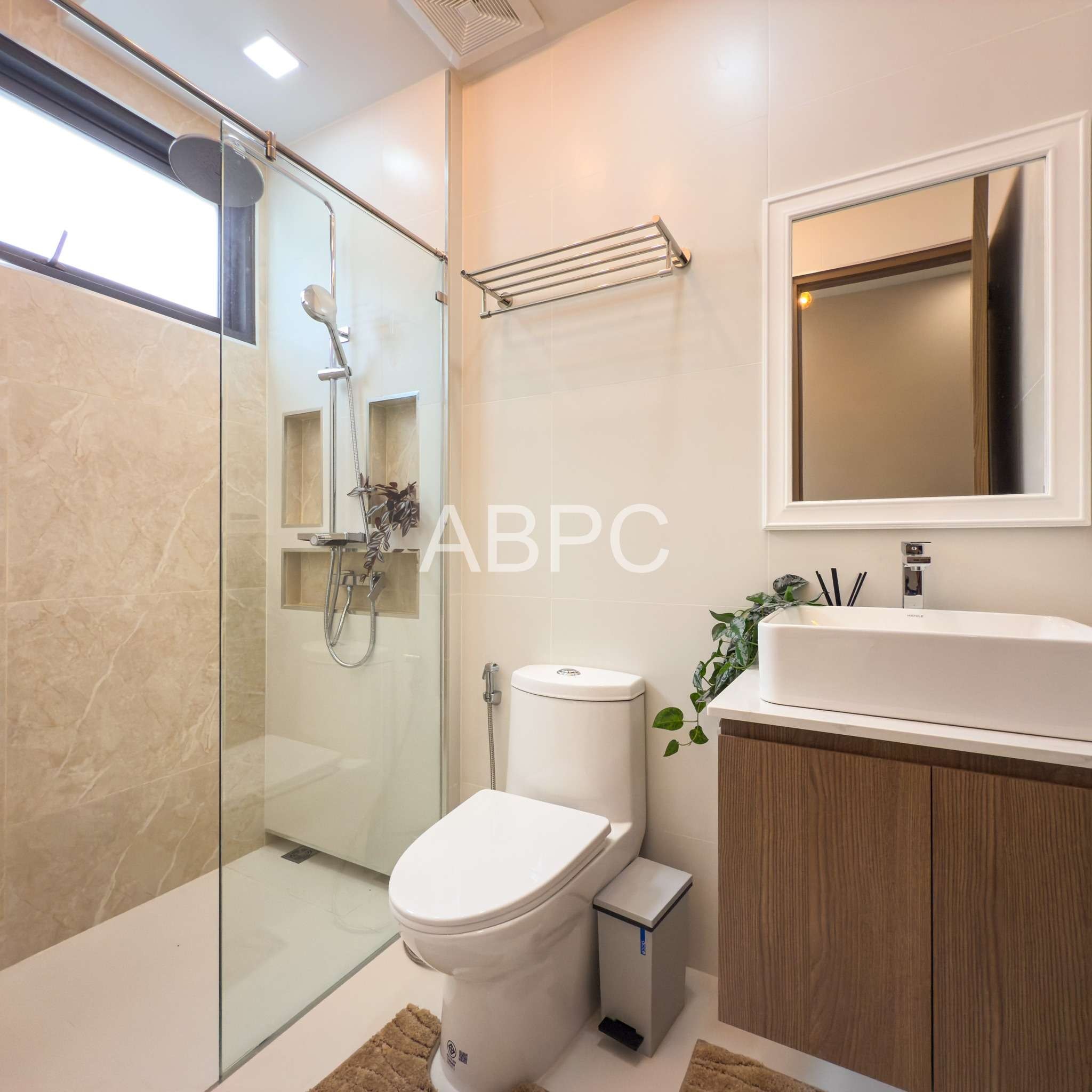 Luxury Pool Villa in Pattaya 3 Bedrooms 4 Bathrooms in East Pattaya photo 13