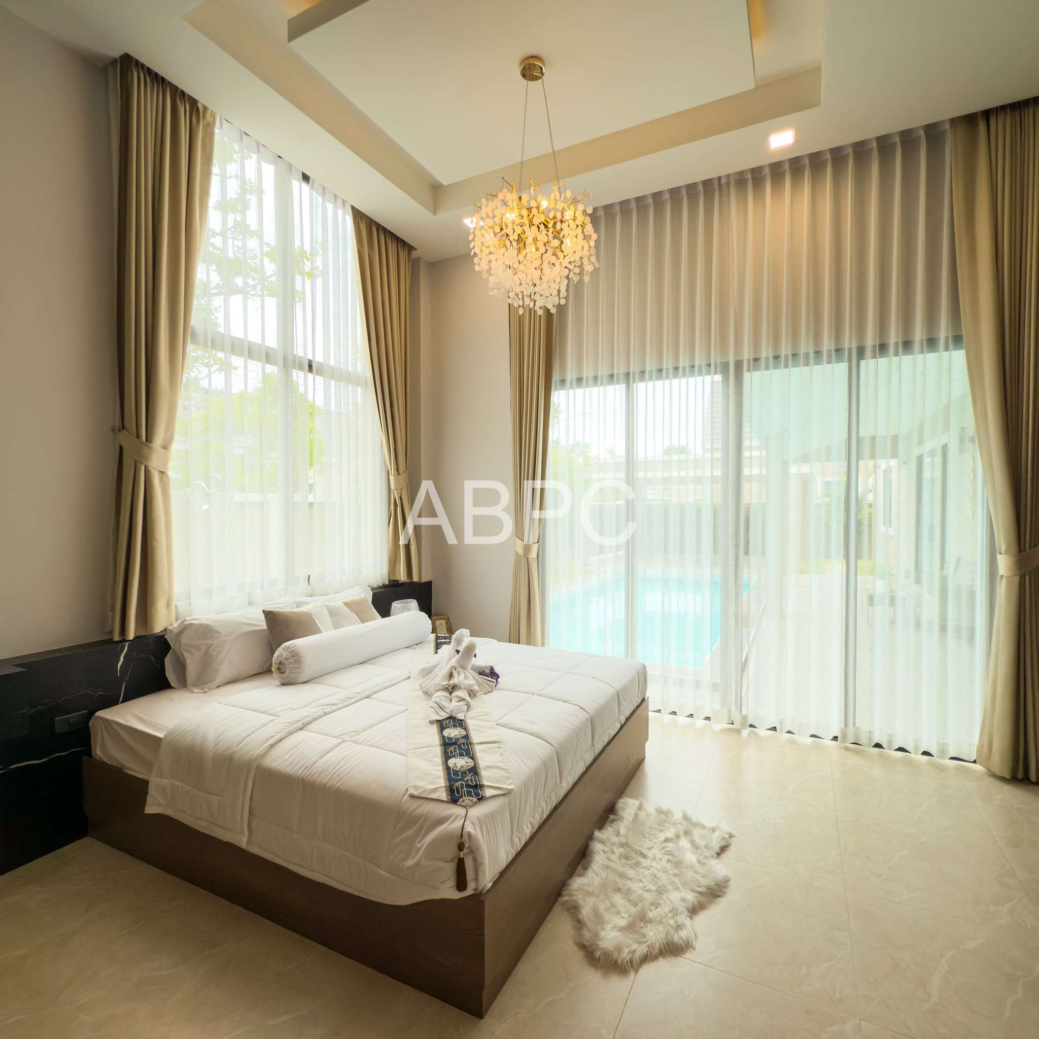 Luxury Pool Villa in Pattaya 3 Bedrooms 4 Bathrooms in East Pattaya photo 11