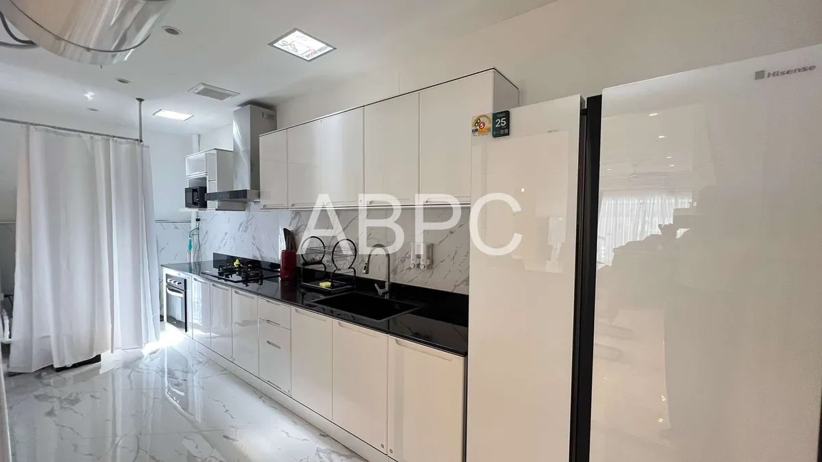 Brand new 3 bed city center photo 13