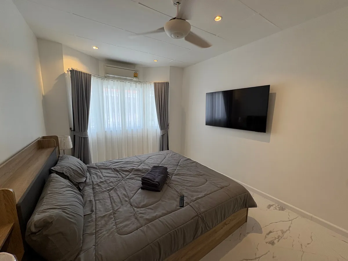 Brand new 3 bed city center photo 25
