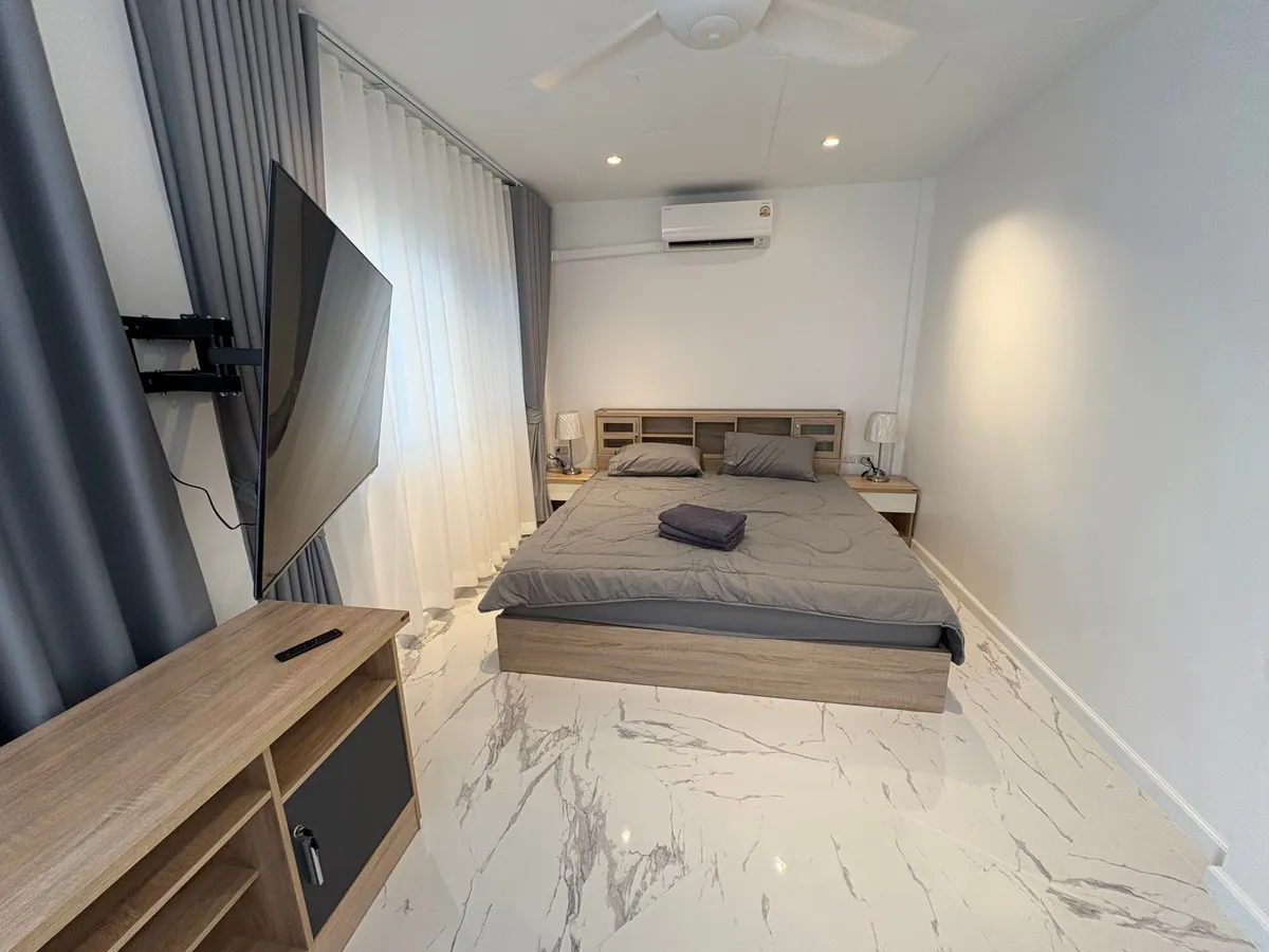 Brand new 3 bed city center photo 26