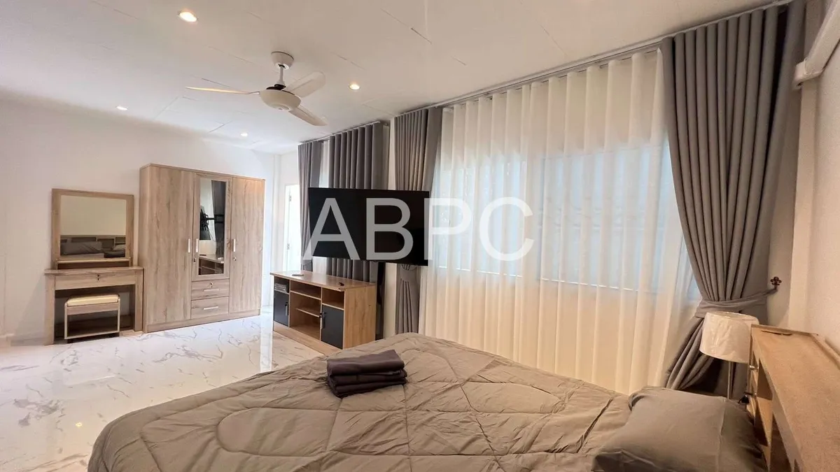 Brand new 3 bed city center photo 4