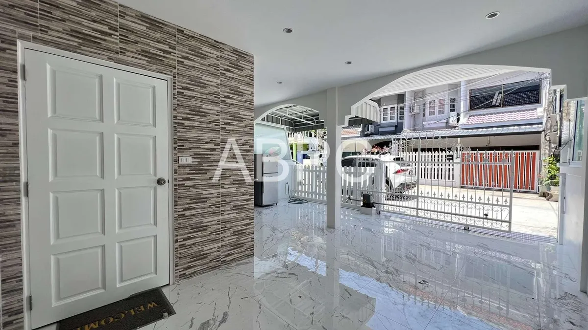Brand new 3 bed city center photo 10