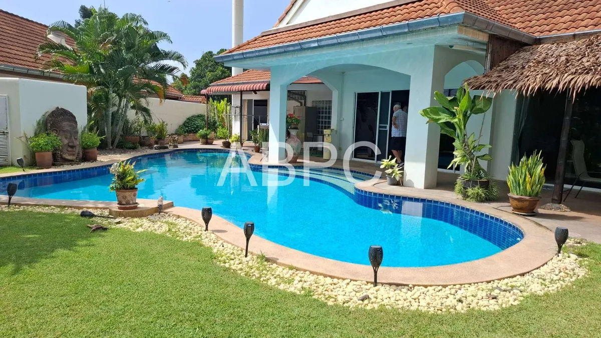 Three Bedroom Three Bathroom Pool Villa In Popular East Pattaya Village