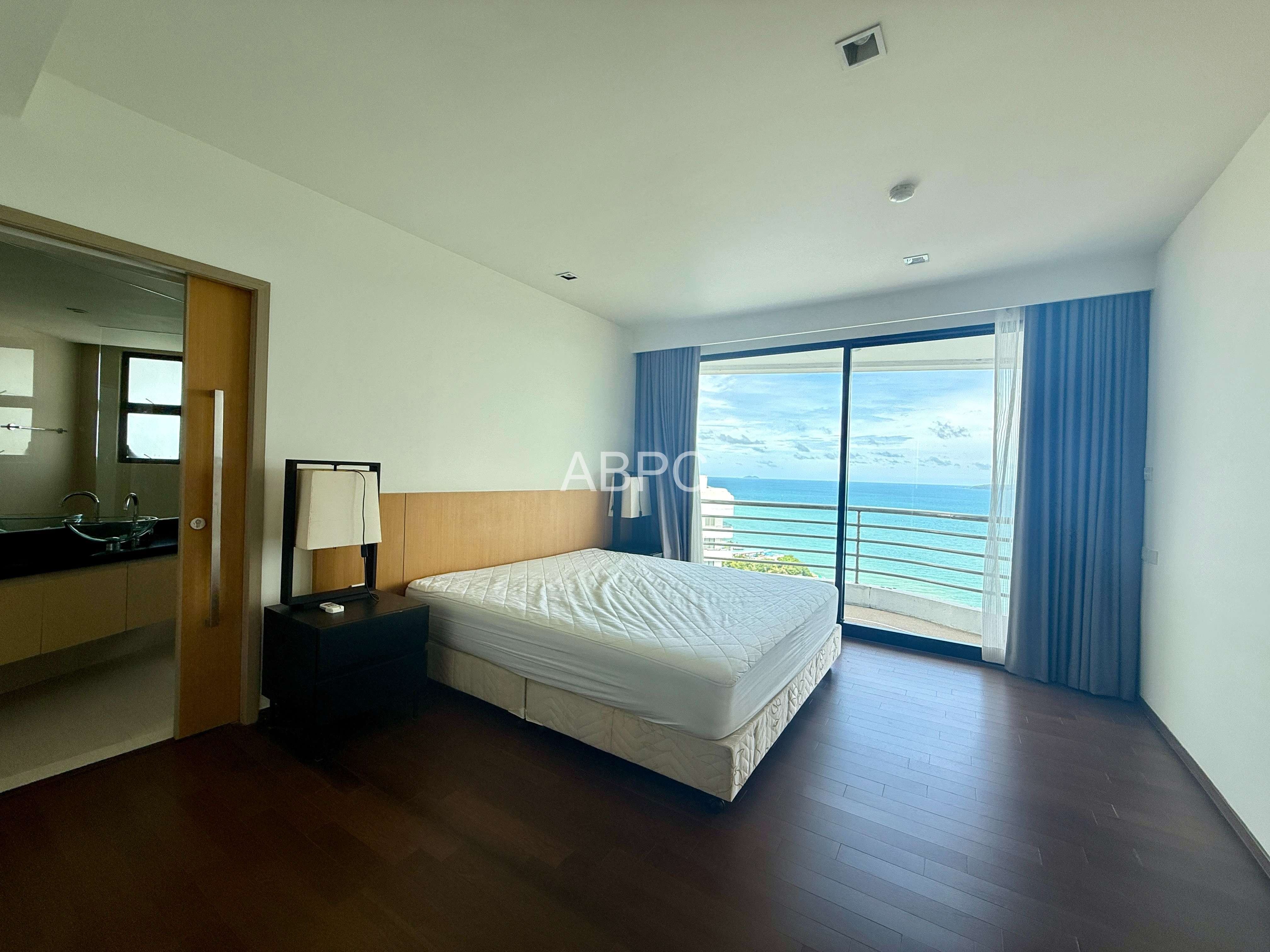 4 Bed 5 Bath Penthouse Condo In Pratumnak photo 8