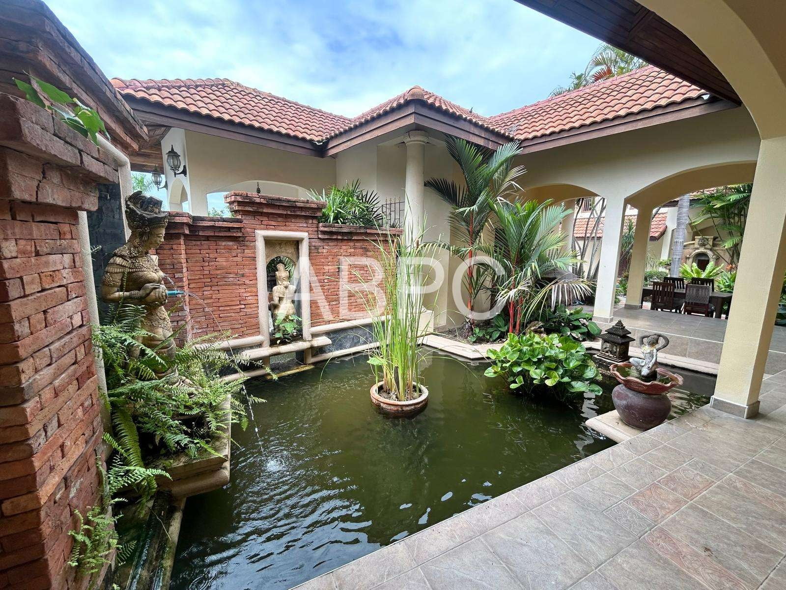 7 Bedroom House For Sale in East Pattaya photo 14