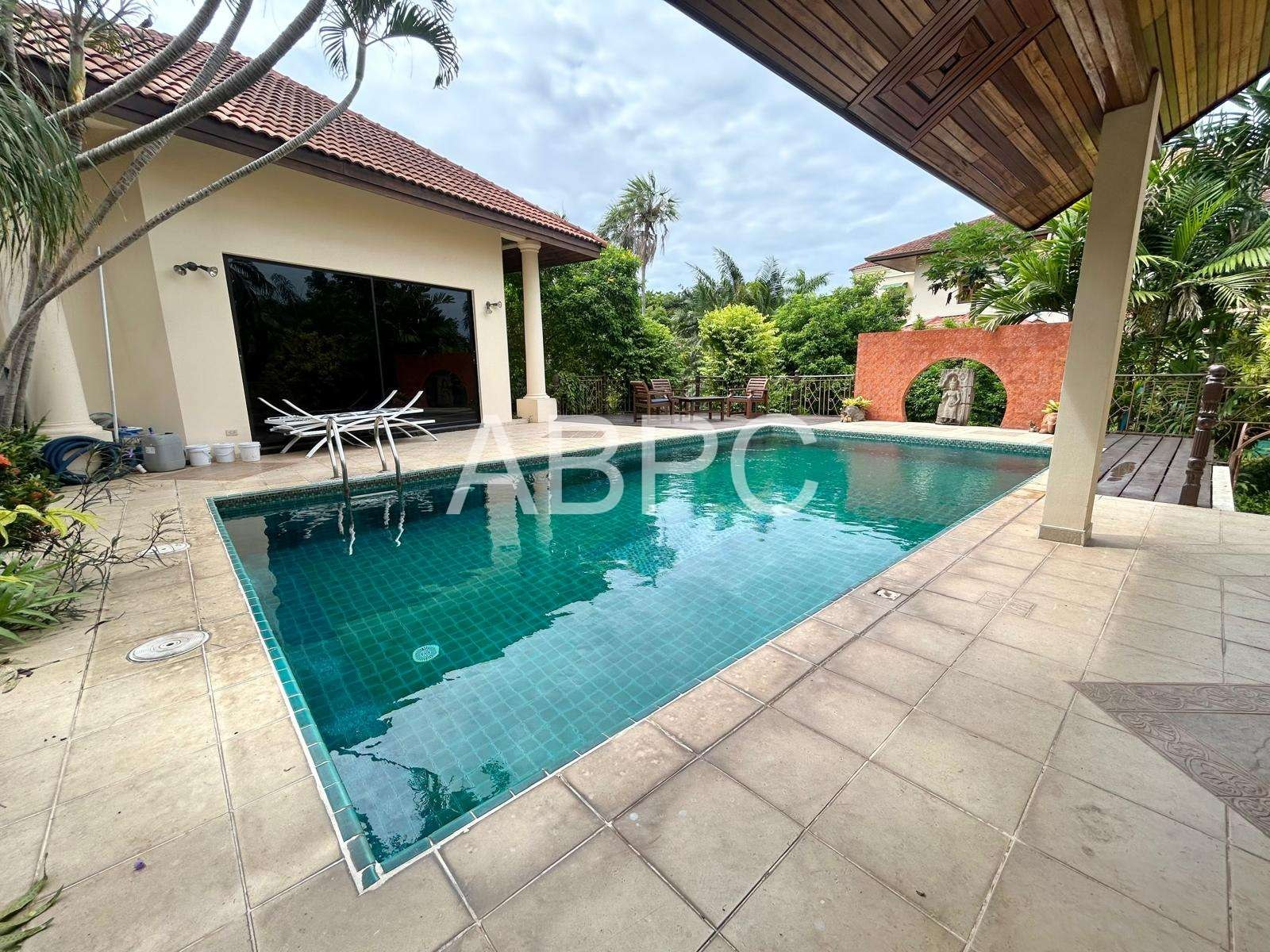 7 Bedroom House For Sale in East Pattaya photo 13
