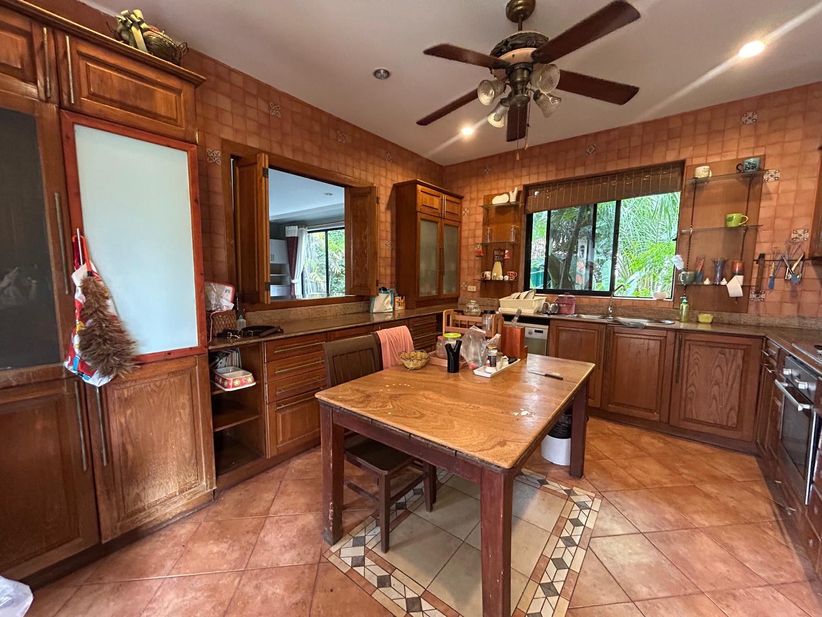 7 Bedroom House For Sale in East Pattaya photo 16