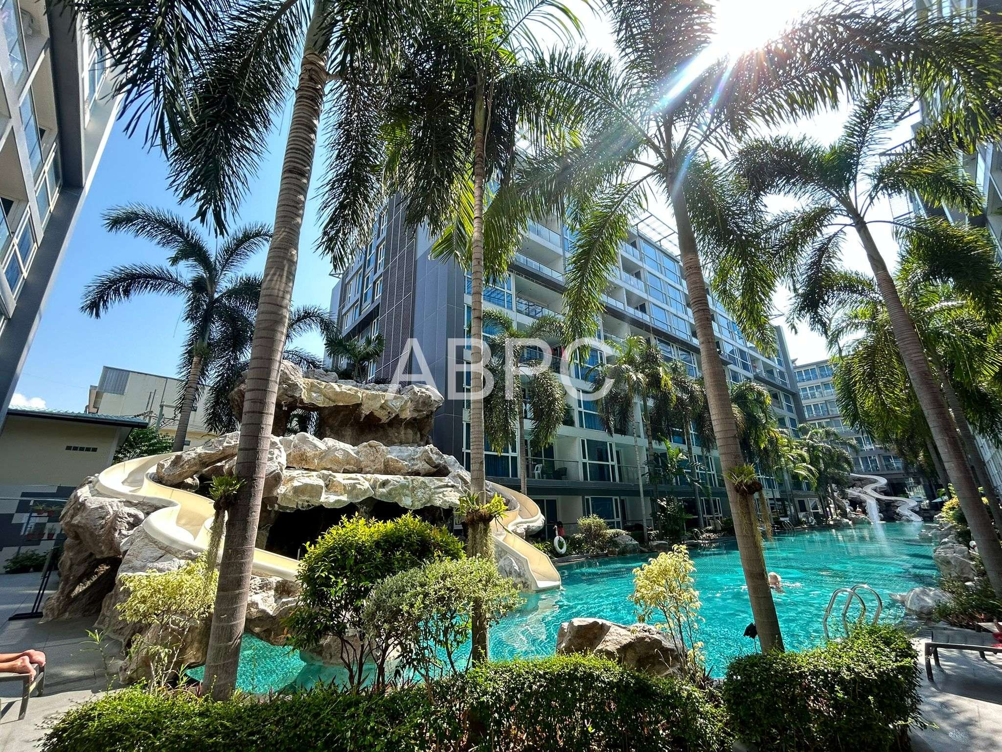 Pool View Studio Condo In Central Pattaya For Sale photo 7
