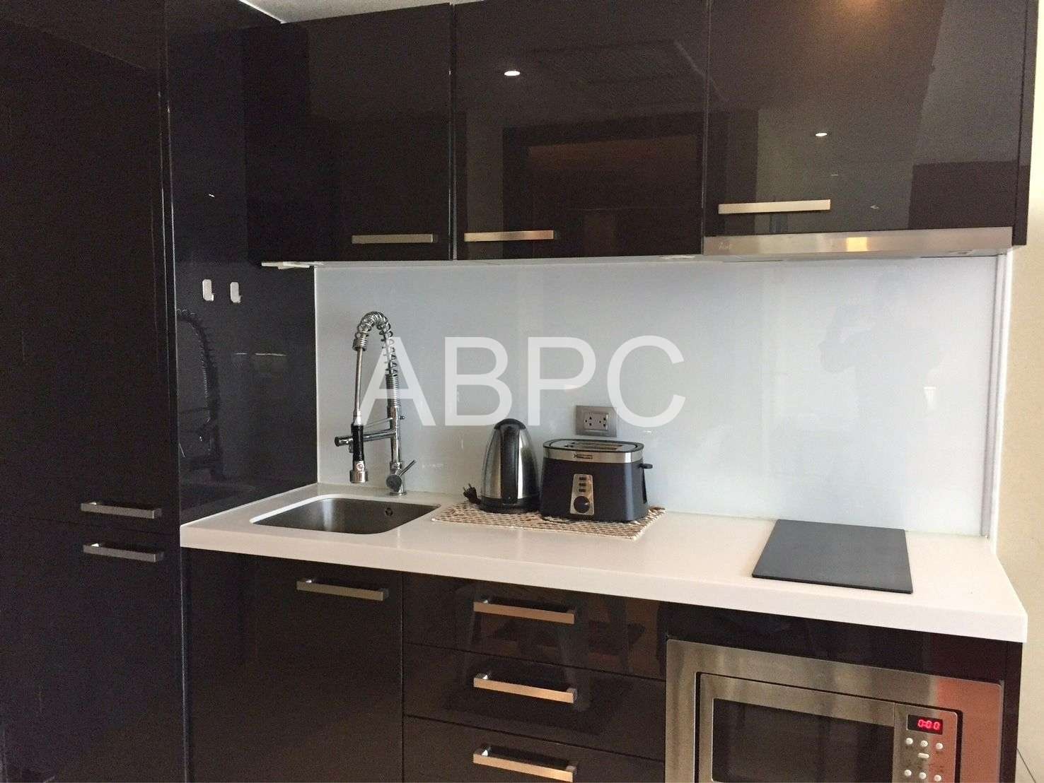 Pool View Studio Condo In Central Pattaya For Sale photo 3