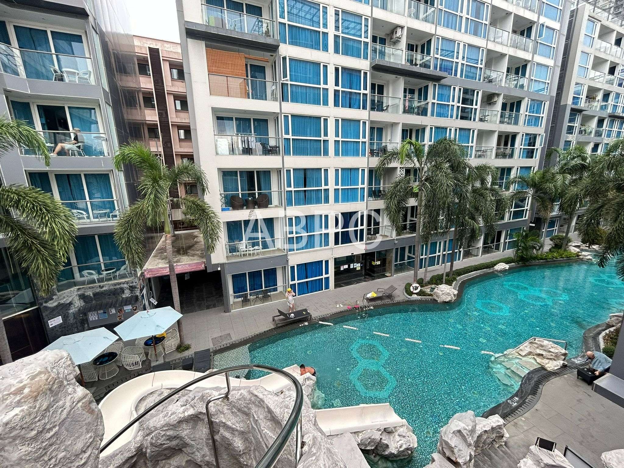 Pool View Studio Condo In Central Pattaya For Sale