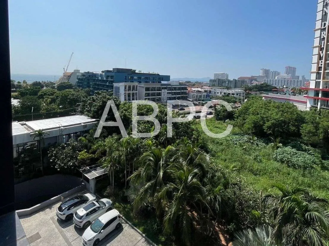 1 Bedroom Condo For Sale in Jomtien photo 3
