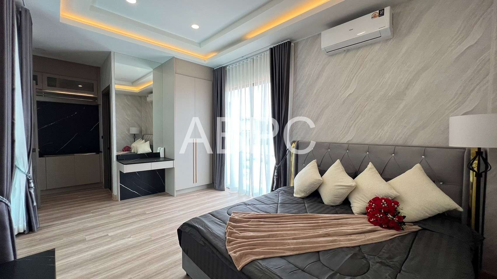 Modern Luxury Pool Villa 4 Bedrooms 4 Bathrooms in East Pattaya photo 9