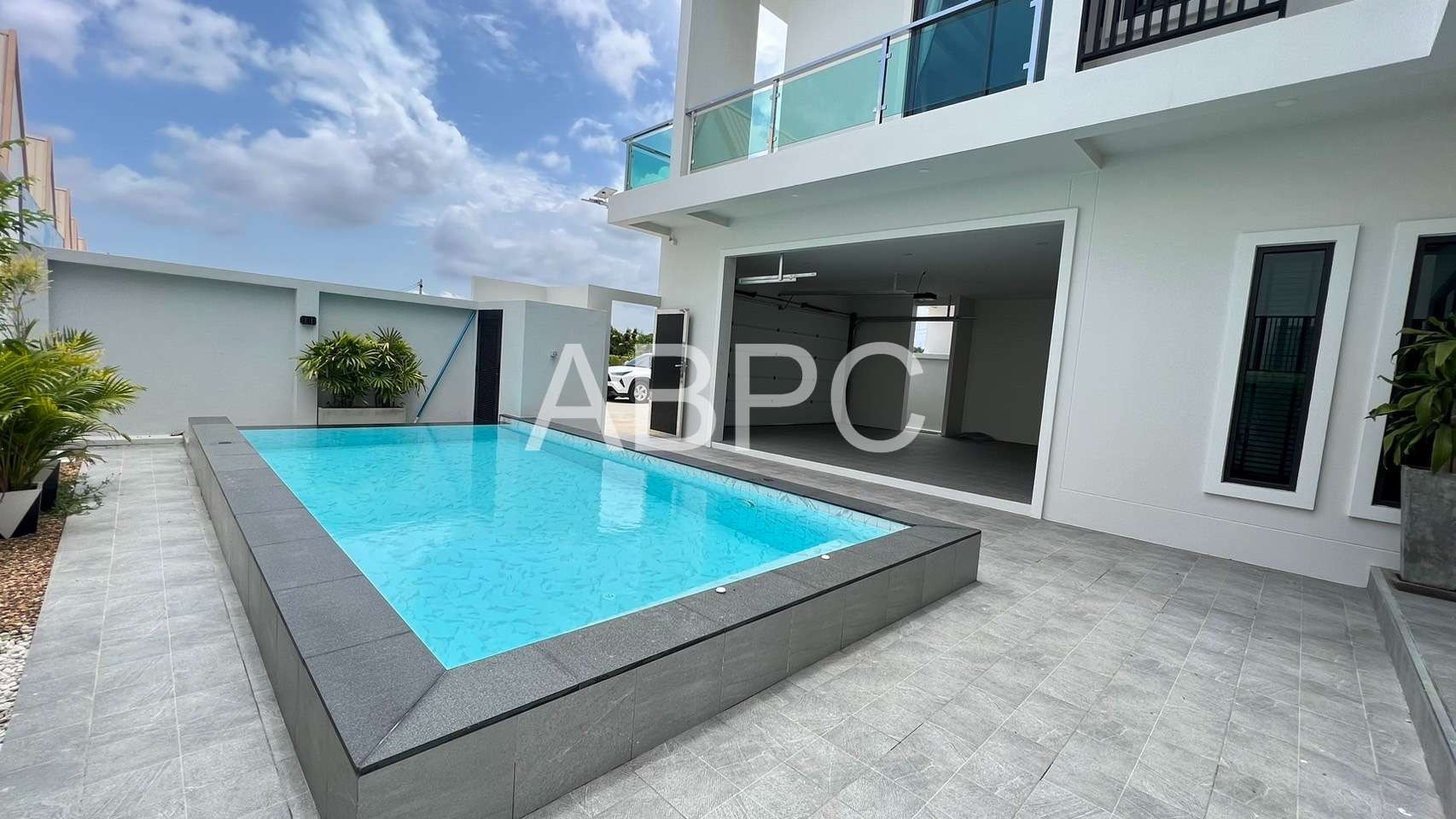 Modern Luxury Pool Villa 4 Bedrooms 4 Bathrooms in East Pattaya photo 15