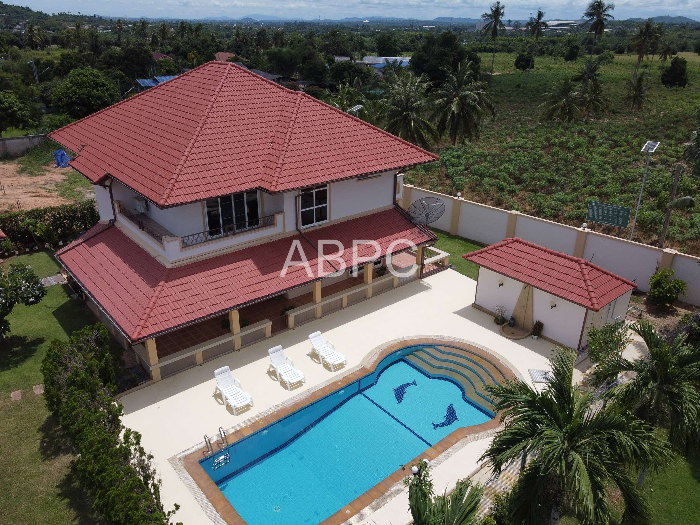 4Bedroom House For Sale In Bangsaray photo 4