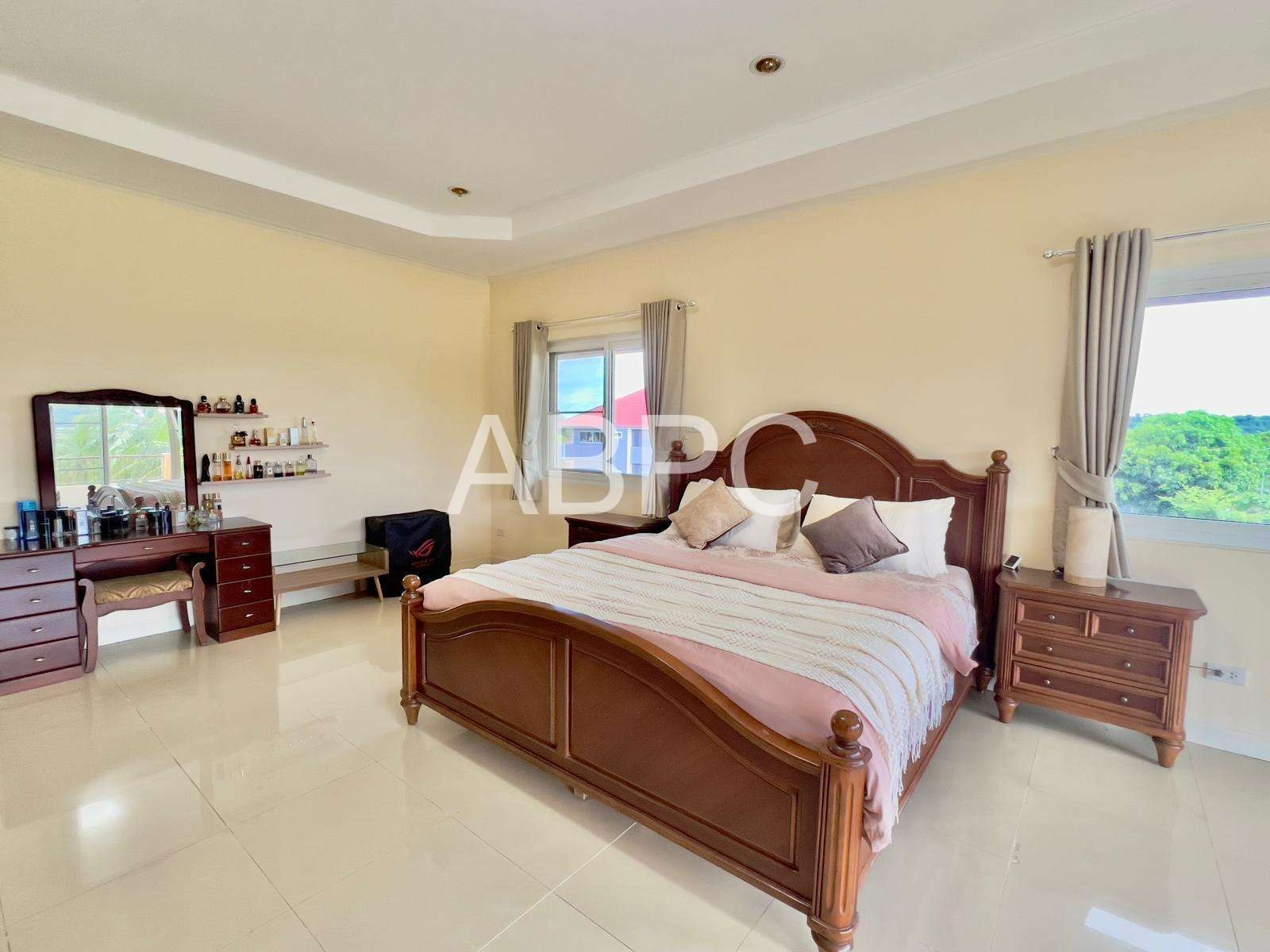 4Bedroom House For Sale In Bangsaray photo 2