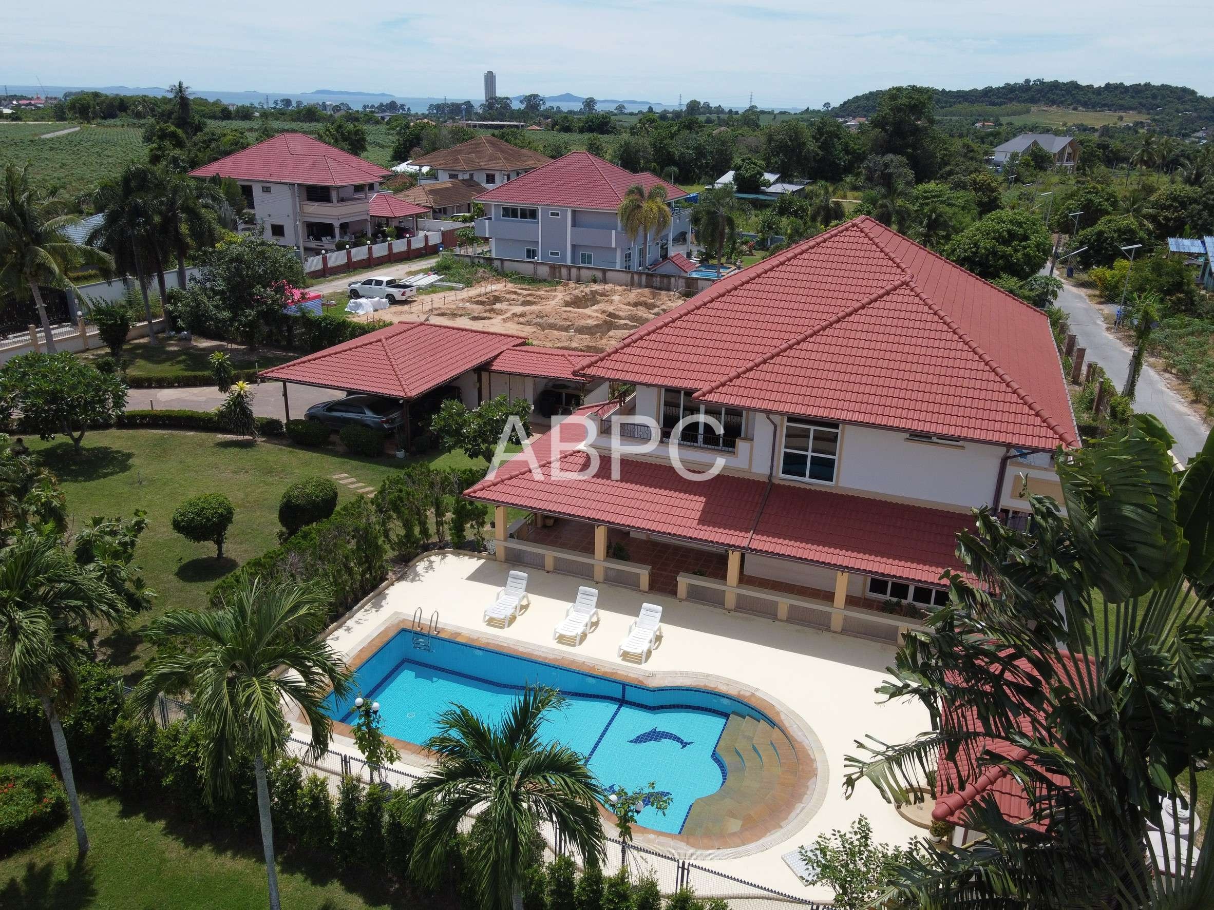 4Bedroom House For Sale In Bangsaray photo 6