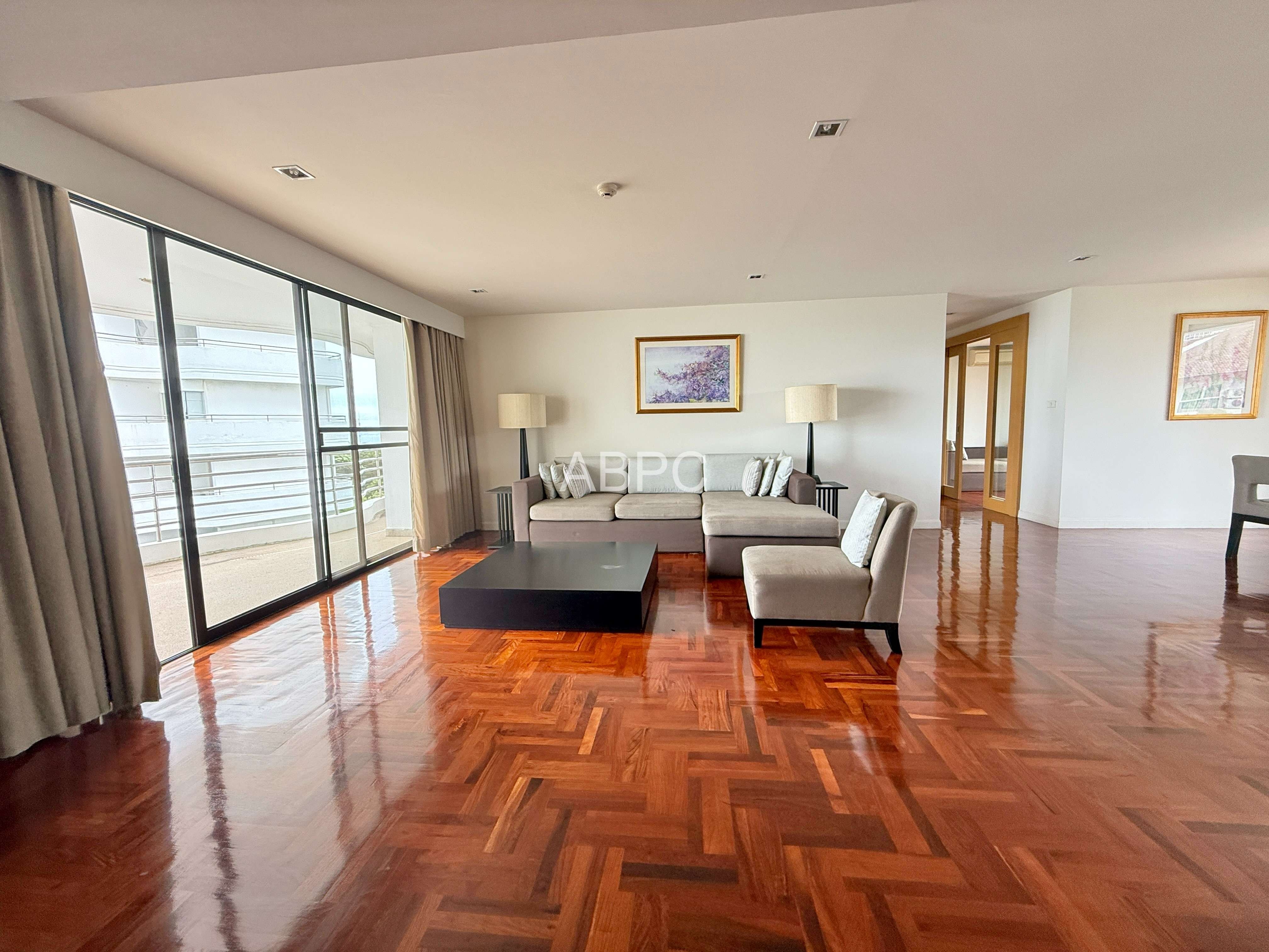 2 Bedroom in Pratumnak photo 2