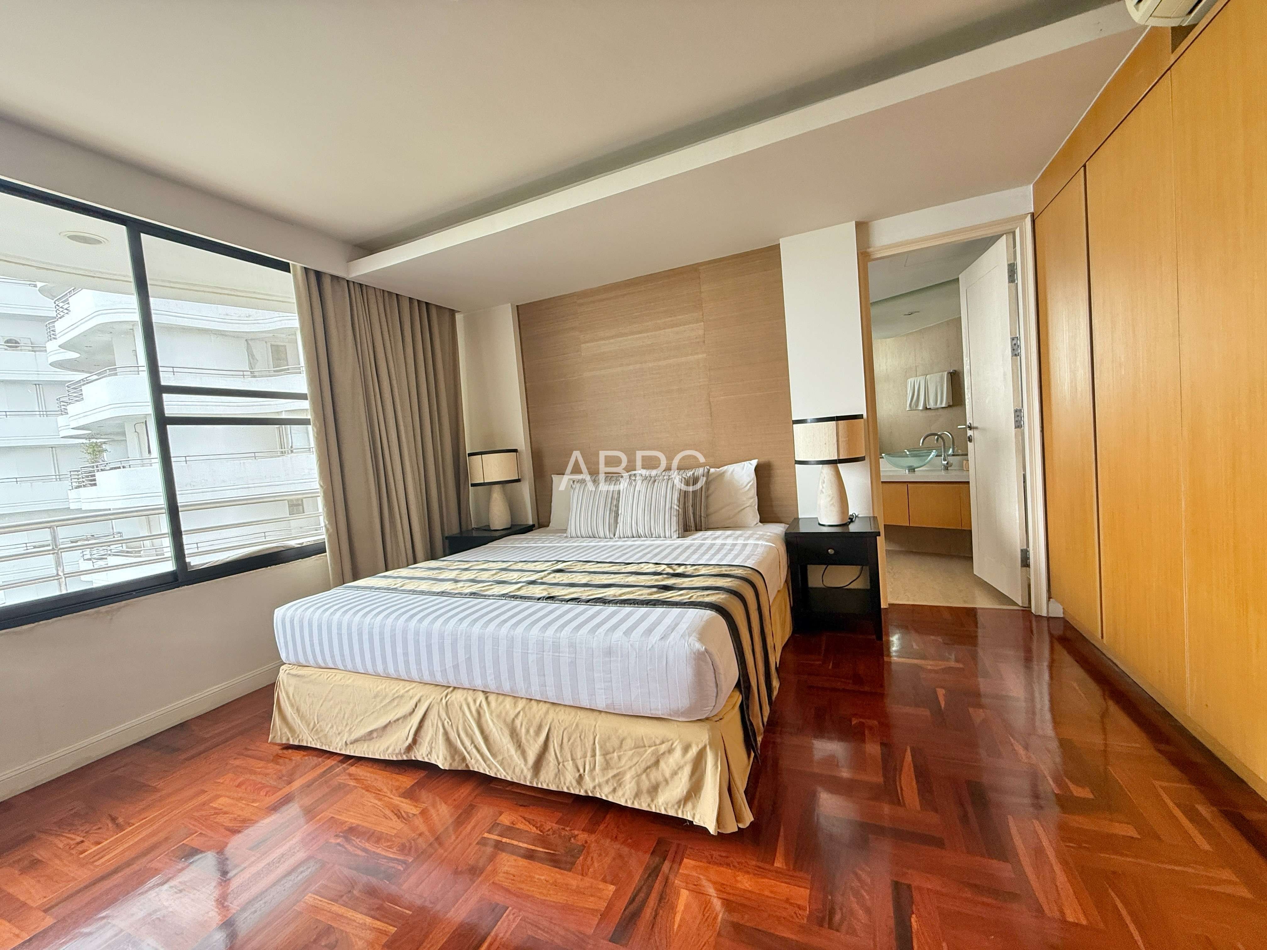 2 Bedroom in Pratumnak photo 7
