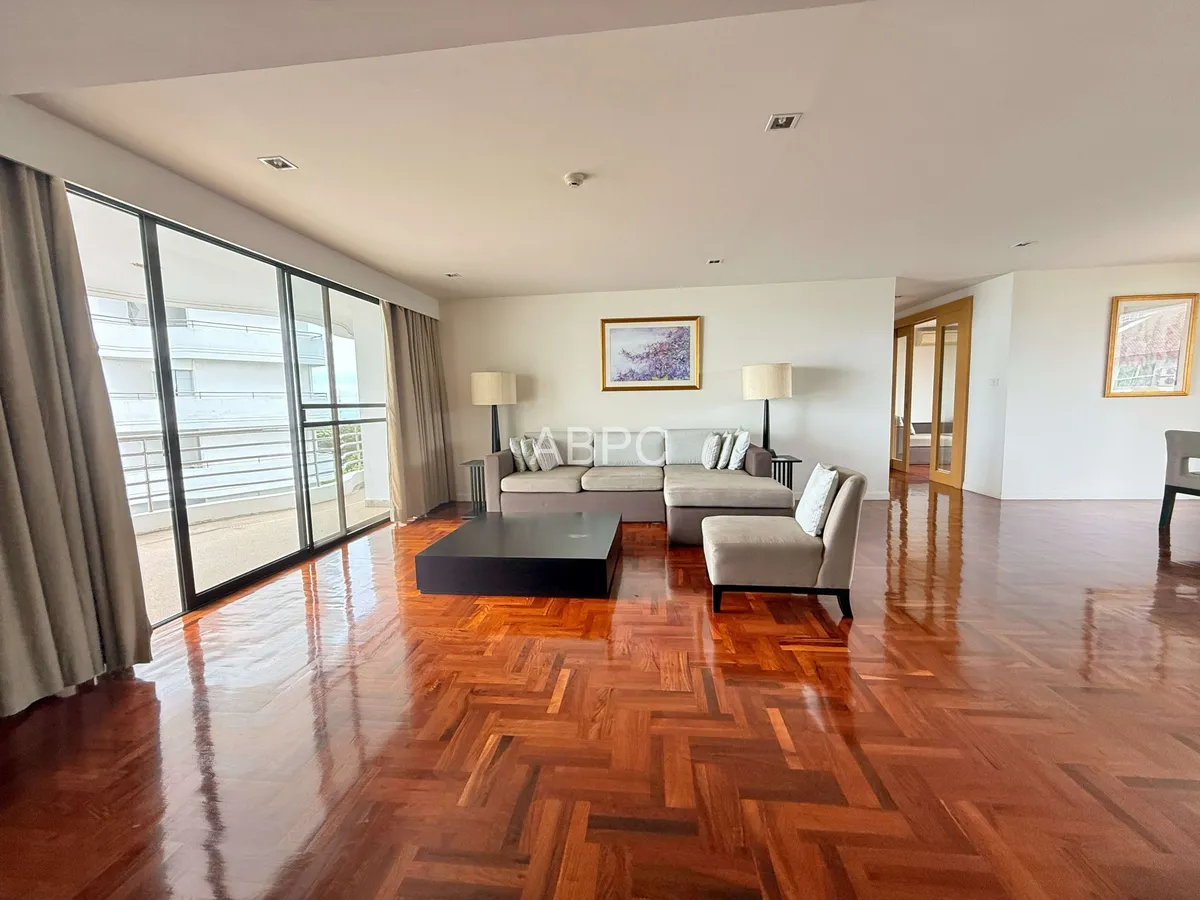 2 Bedroom in Pratumnak photo 2