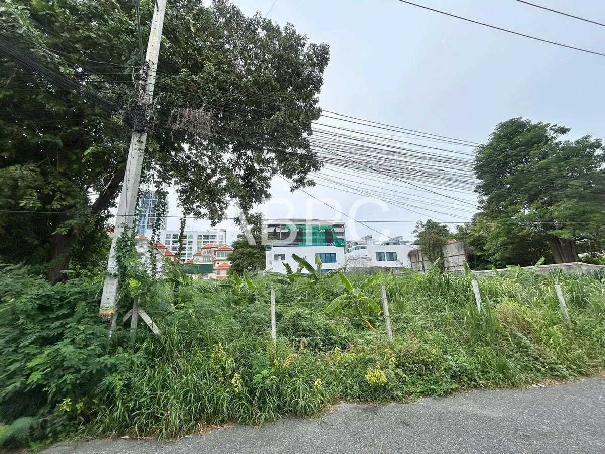 Just Over A rai of Beautiful Land For Sale In Pratumnak photo 7
