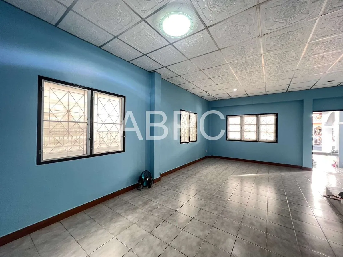 Empty house for rent 3 Bed 3 Bath in Bang Saray photo 9